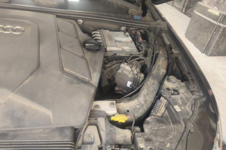Used Audi Q7 2021 45 TFSI quattro S line Sport model Engine Bay Left
