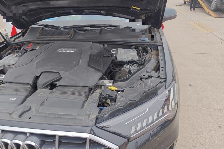 Used Audi Q7 2021 55 TFSI quattro S line Sport model Engine Bay Left