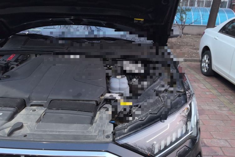 Used Audi Q7 2021 45 TFSI quattro S line Sport model Engine Bay Left