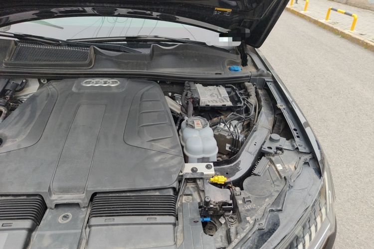 Used Audi Q7 2021 45 TFSI quattro S line Sport model Engine Bay Left