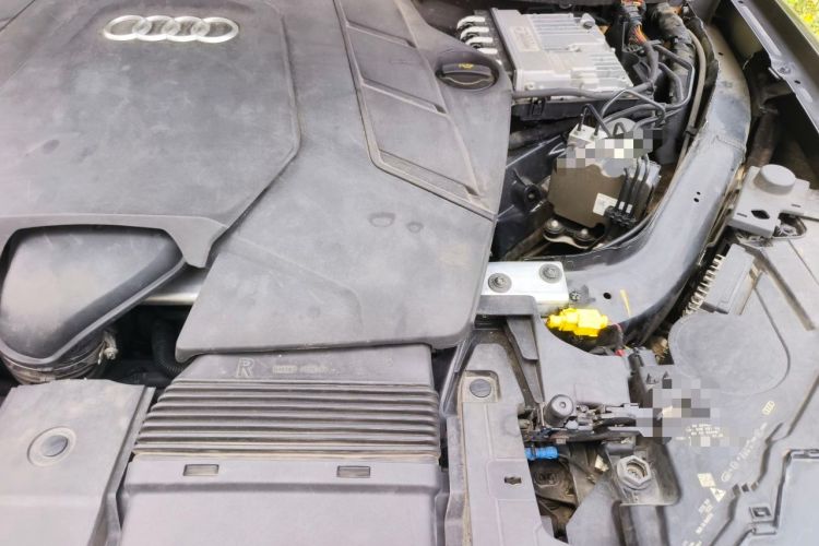 Used Audi Q7 2021 55 TFSI quattro S line Sport model Engine Bay Left