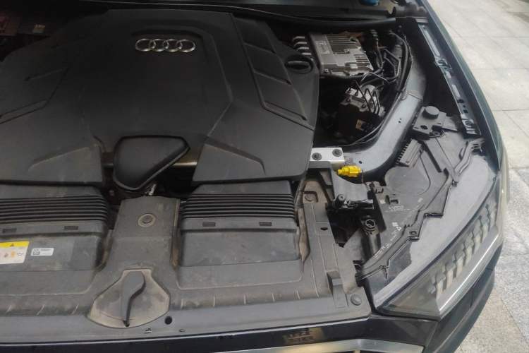 Used Audi Q7 2021 55 TFSI quattro S line Sport model Engine Bay Left