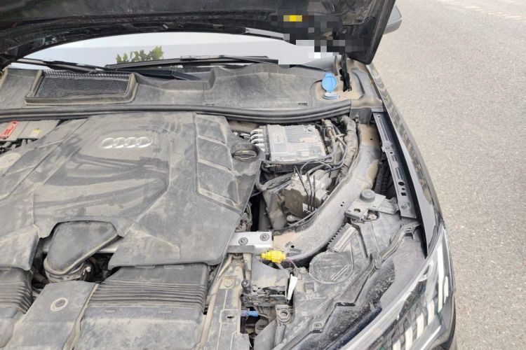 Used Audi Q7 2021 55 TFSI quattro S line Prestige Edition Engine Bay Left