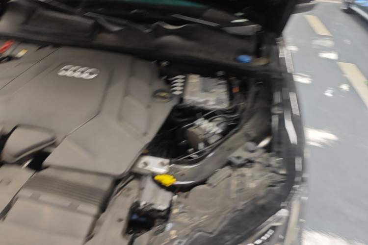 Used Audi Q7 2021 55 TFSI quattro S line Sport model Engine Bay Left