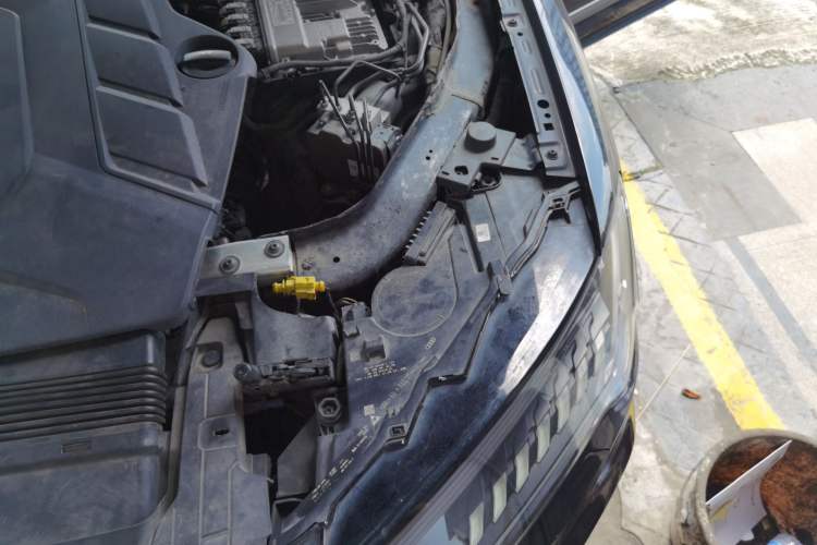 Used Audi Q7 2021 55 TFSI quattro S line Sport model Engine Bay Left