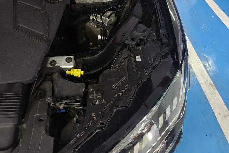 Used Audi Q7 2021 55 TFSI quattro S line Prestige Edition Engine Bay Left