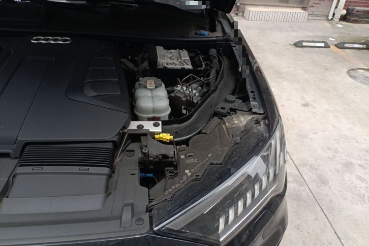 Used Audi Q7 2021 45 TFSI quattro S line Sport model Engine Bay Left