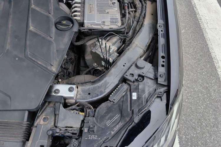 Used Audi Q7 2021 55 TFSI quattro S line Sport model Engine Bay Left
