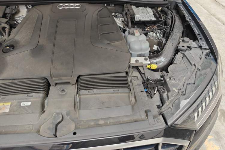 Used Audi Q7 2021 45 TFSI quattro S line Sport model Engine Bay Left