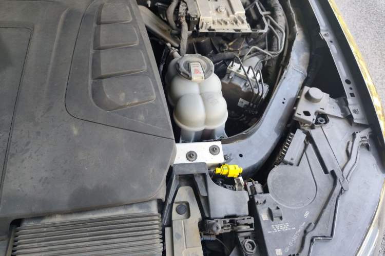 Used Audi Q7 2021 45 TFSI quattro S line Sport model Engine Bay Left