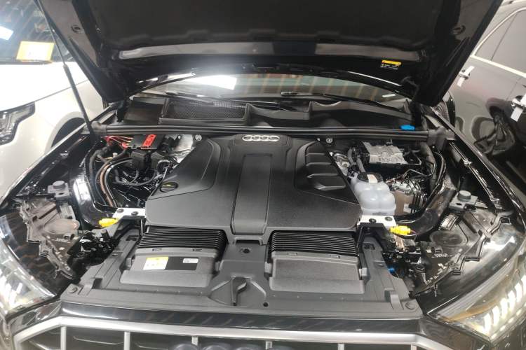 Used Audi Q7 2021 45 TFSI quattro S line Sport model Engine Bay