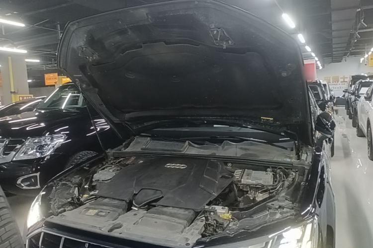 Used Audi Q7 2021 55 TFSI quattro S line Sport model Engine Bay