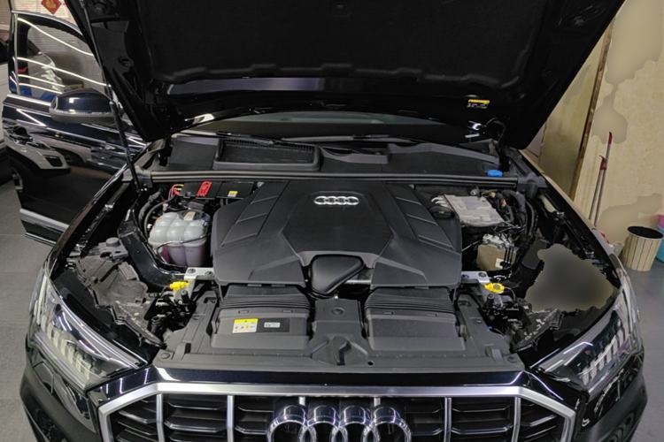 Used Audi Q7 2021 55 TFSI quattro S line Sport model Engine Bay