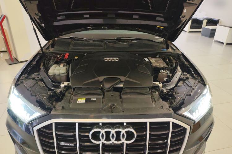 Used Audi Q7 2021 55 TFSI quattro S line Sport model Engine Bay