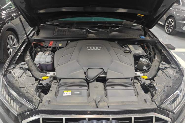 Used Audi Q7 2021 55 TFSI quattro S line Sport model Engine Bay