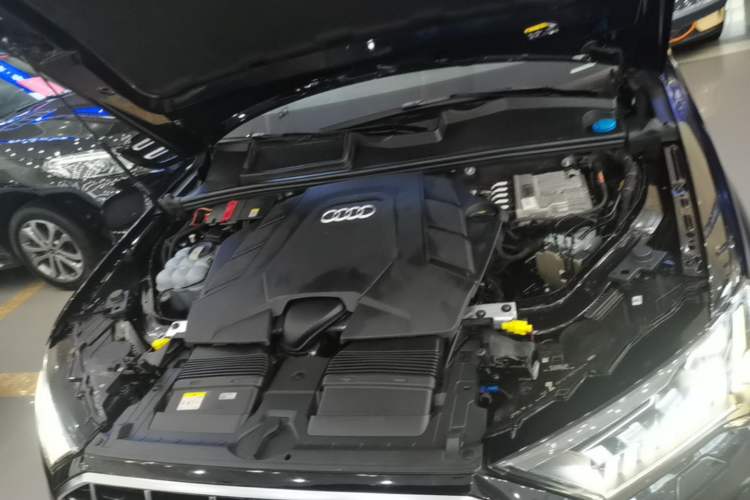 Used Audi Q7 2021 55 TFSI quattro S line Sport model Engine Bay