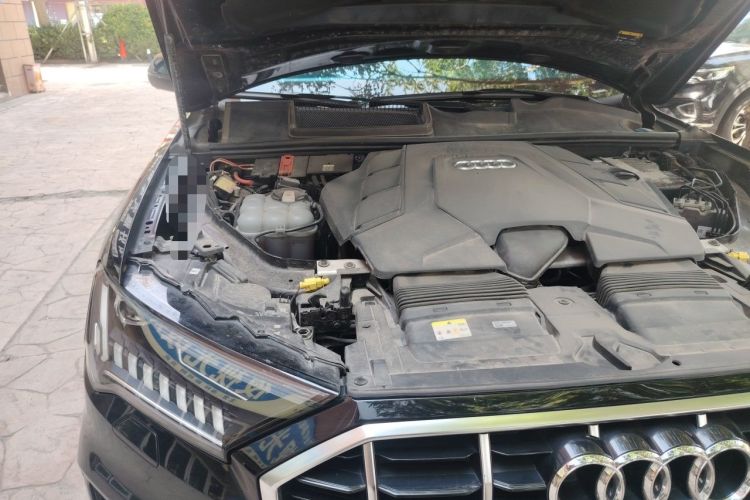 Used Audi Q7 2021 55 TFSI quattro S line Sport model Engine Bay Right