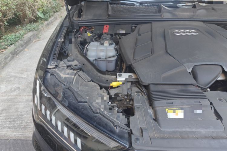 Used Audi Q7 2021 55 TFSI quattro S line Sport model Engine Bay Right