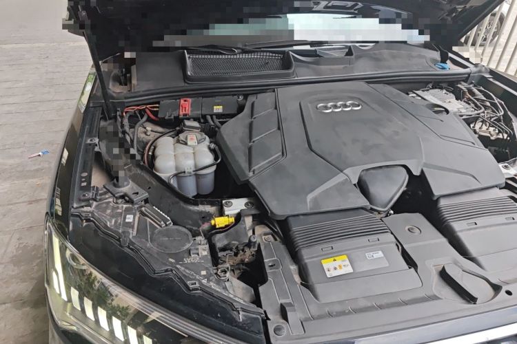Used Audi Q7 2021 55 TFSI quattro S line Sport model Engine Bay Right