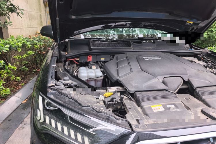 Used Audi Q7 2021 55 TFSI quattro S line Sport model Engine Bay Right