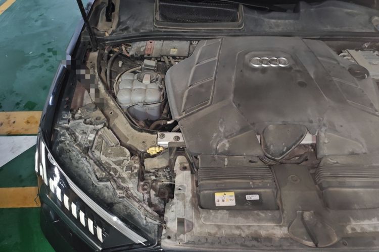 Used Audi Q7 2021 55 TFSI quattro S line Sport model Engine Bay Right