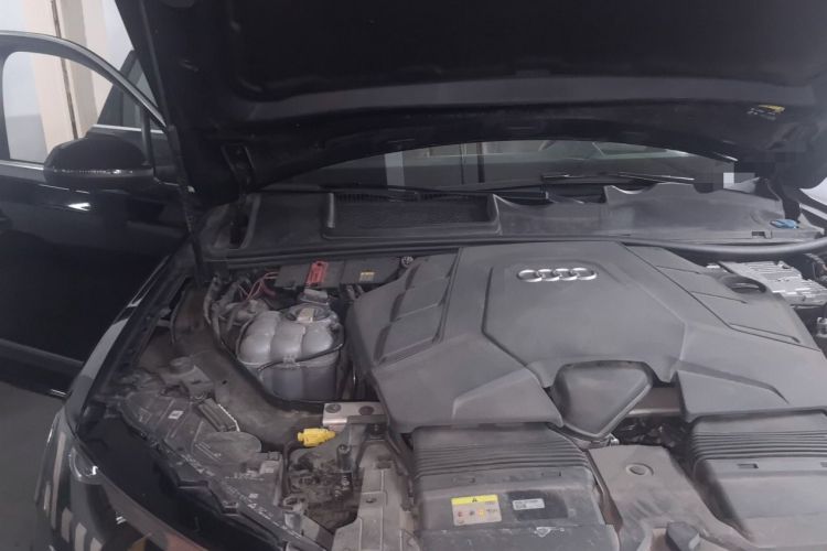 Used Audi Q7 2021 55 TFSI quattro S line Prestige Edition Engine Bay Right