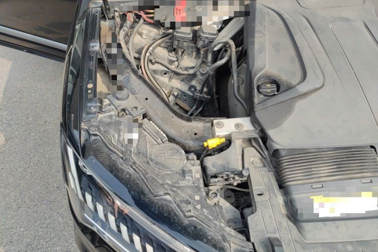 Used Audi Q7 2021 45 TFSI quattro S line Sport model Engine Bay Right