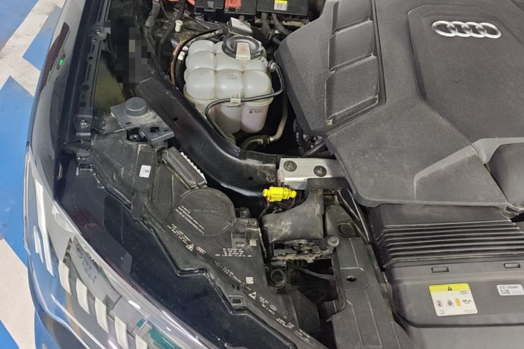 Used Audi Q7 2021 55 TFSI quattro S line Prestige Edition Engine Bay Right