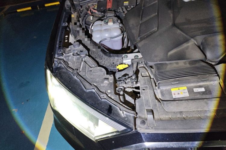 Used Audi Q7 2021 55 TFSI quattro S line Sport model Engine Bay Right