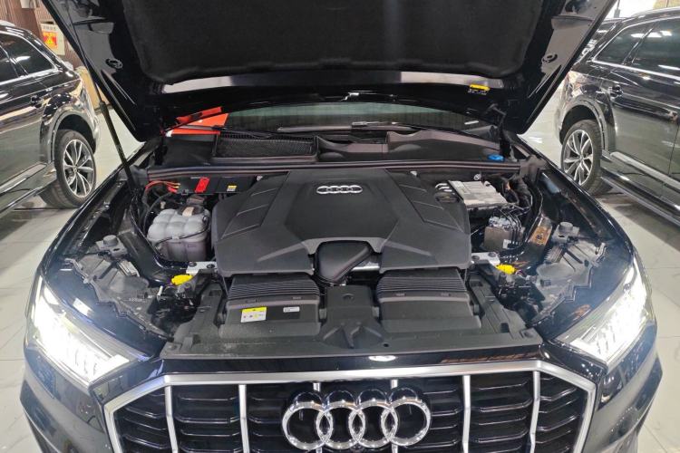 Used Audi Q7 2021 55 TFSI quattro S line Sport model Engine Bay