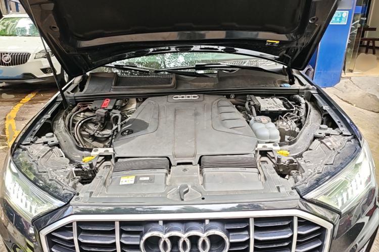 Used Audi Q7 2021 45 TFSI quattro S line Sport model Engine Bay