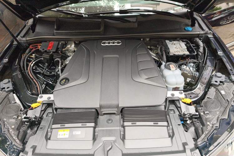 Used Audi Q7 2021 45 TFSI quattro S line Sport model Engine Bay