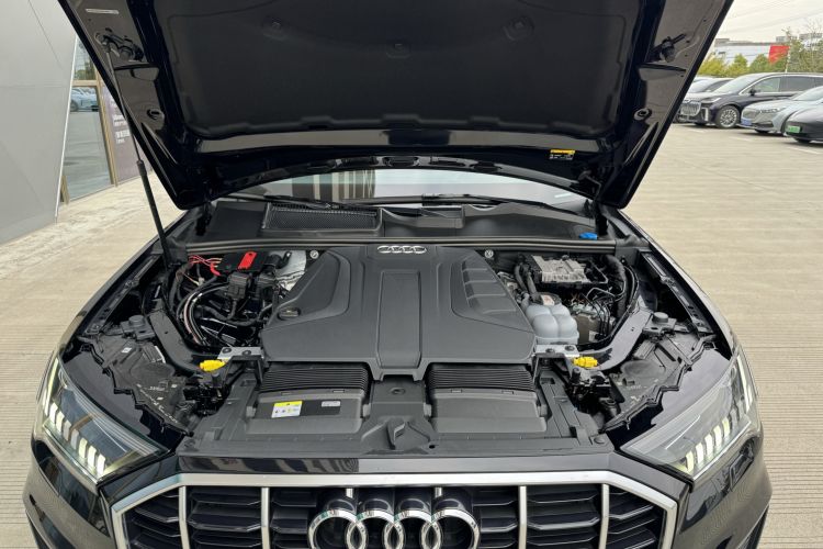 Used Audi Q7 2021 45 TFSI quattro S line Sport model Engine Bay