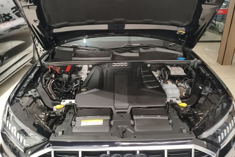 Used Audi Q7 2021 45 TFSI quattro S line Sport model Engine Bay