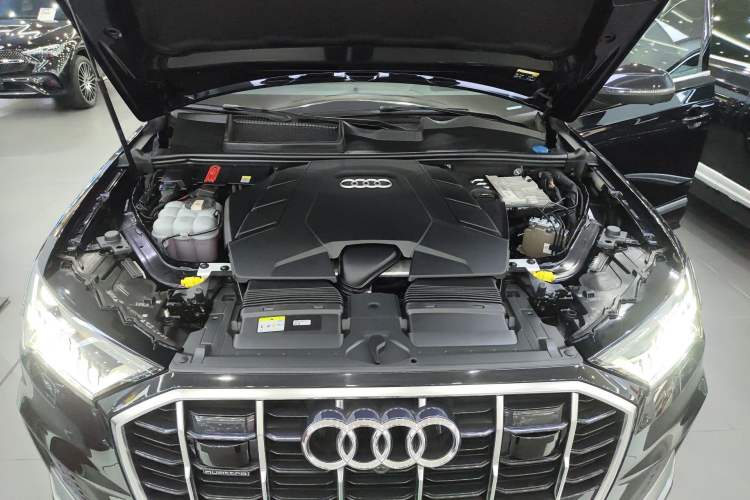 Used Audi Q7 2021 55 TFSI quattro S line Prestige Edition Engine Bay