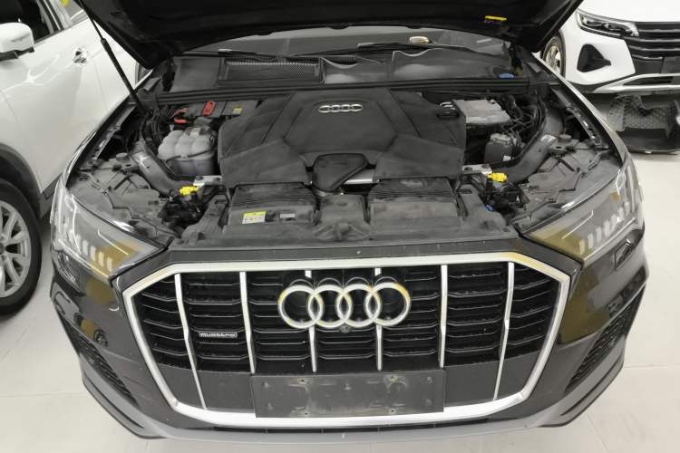 Used Audi Q7 2021 55 TFSI quattro S line Sport model Engine Bay