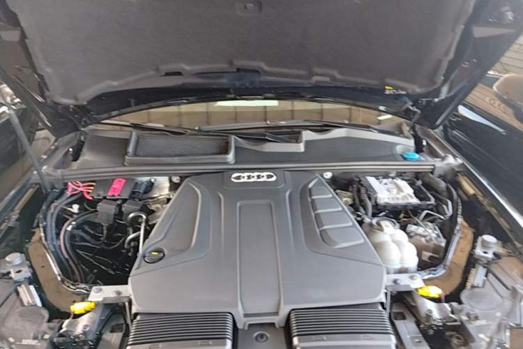 Used Audi Q7 2021 45 TFSI quattro S line Sport model Engine Bay