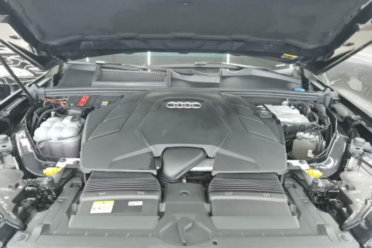 Used Audi Q7 2021 55 TFSI quattro S line Sport model Engine Bay
