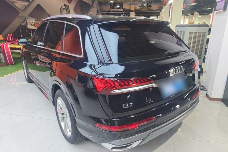 Used Audi Q7 2021 45 TFSI quattro S line Sport model Exterior 2