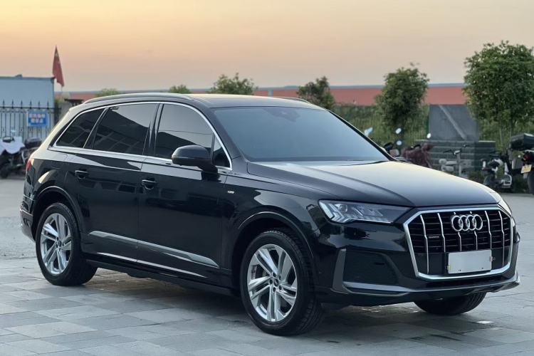 Used Audi Q7 2021 45 TFSI quattro S line Sport model Exterior 2