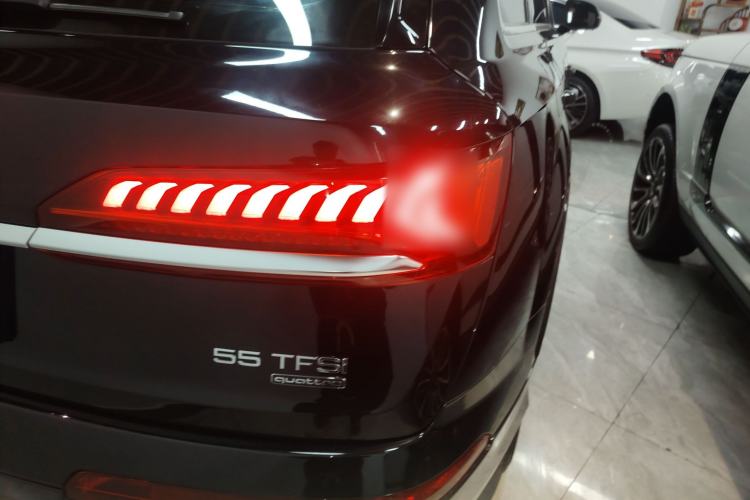 Used Audi Q7 2021 45 TFSI quattro S line Sport model Exterior 2