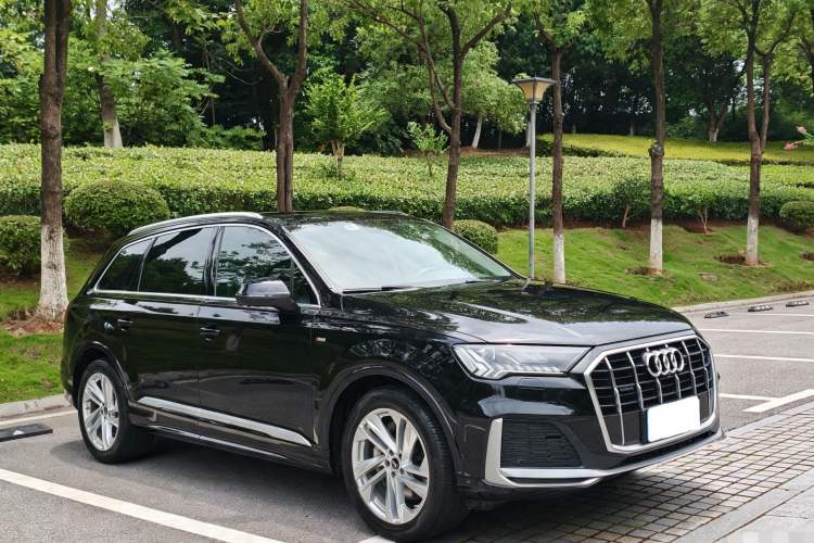 Used Audi Q7 2021 45 TFSI quattro S line Sport model Exterior 2