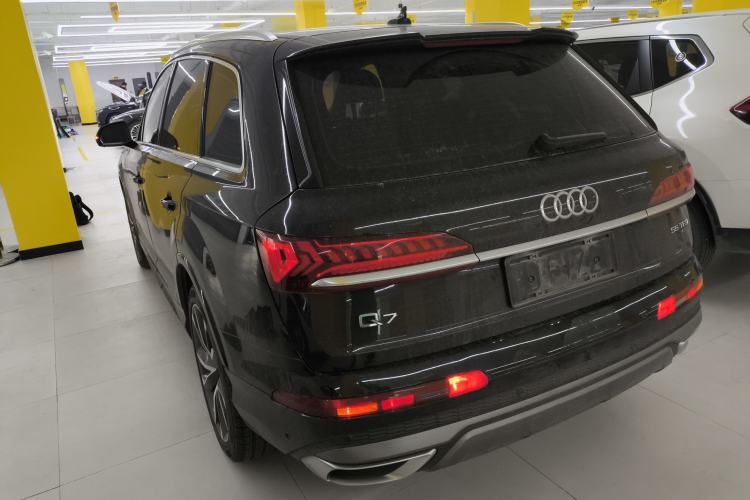 Used Audi Q7 2021 55 TFSI quattro S line Sport model Exterior 2