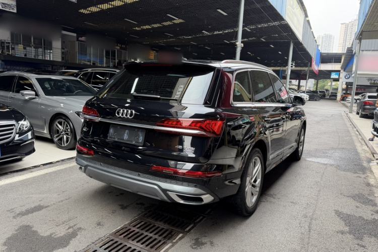 Used Audi Q7 2021 45 TFSI quattro S line Sport model Exterior 2