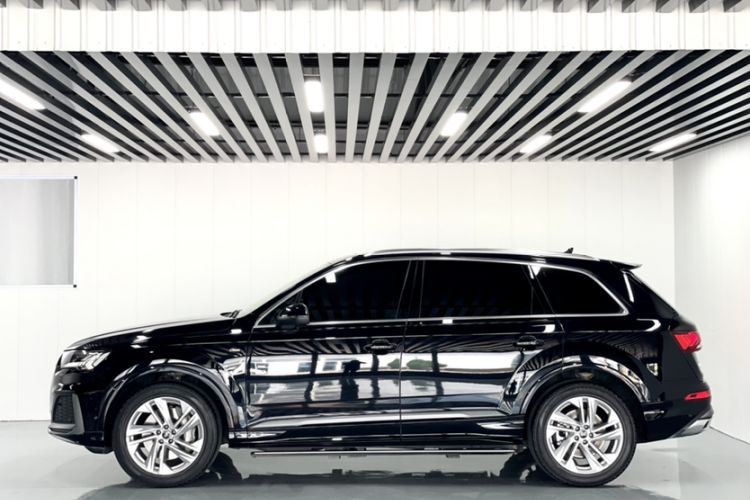 Used Audi Q7 2021 45 TFSI quattro S line Sport model Exterior 3