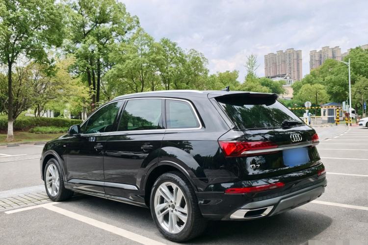 Used Audi Q7 2021 45 TFSI quattro S line Sport model Exterior 3