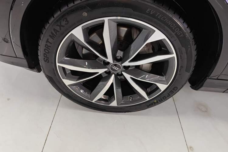 Used Audi Q7 2021 55 TFSI quattro S line Sport model Exterior 4