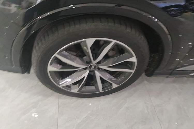 Used Audi Q7 2021 55 TFSI quattro S line Sport model Exterior 4