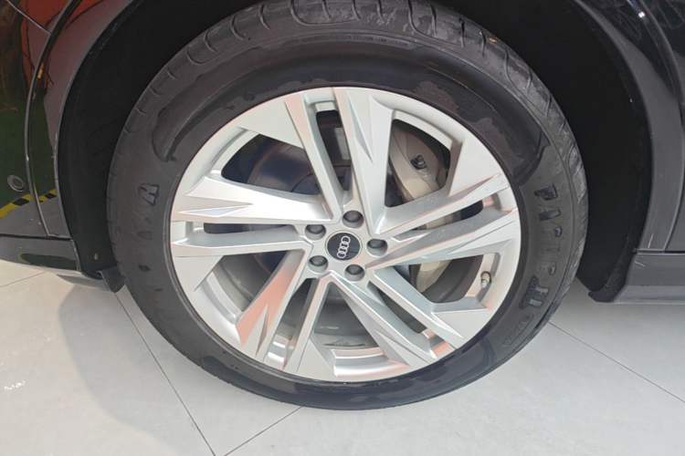 Used Audi Q7 2021 45 TFSI quattro S line Sport model Exterior 4