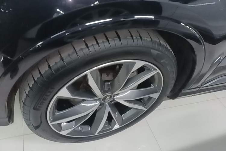 Used Audi Q7 2021 55 TFSI quattro S line Sport model Exterior 4